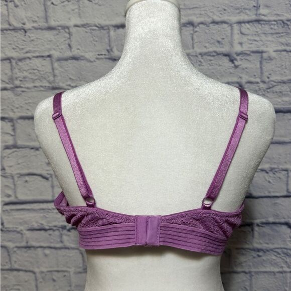 Victoria's Secret Very Sexy Push Up Pigeonnant Bra  Purple Lace  38 C - Picture 5 of 12